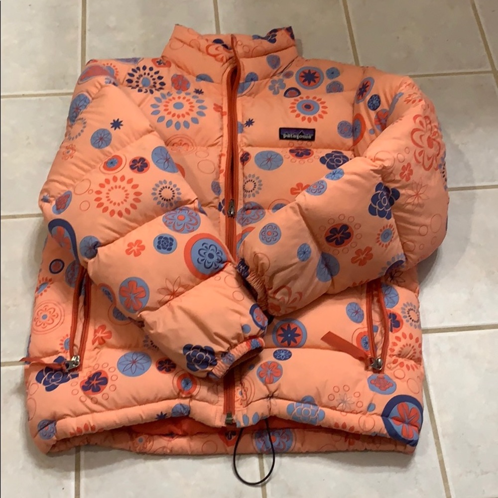 Girls Patagonia down coat medium